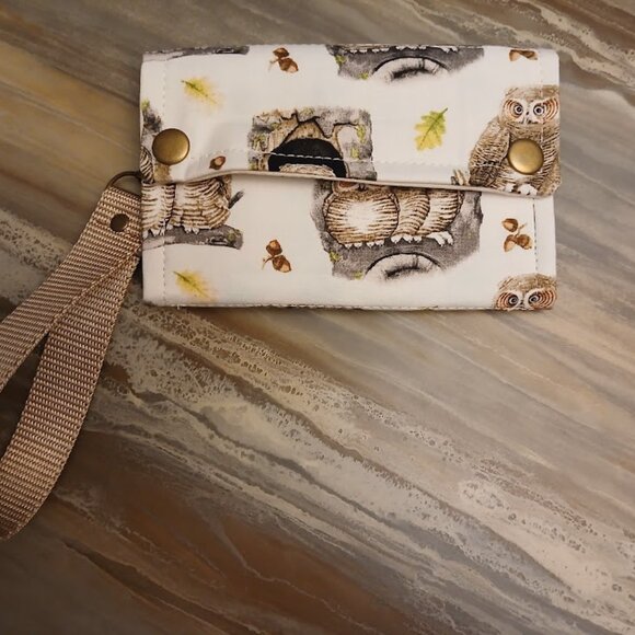 New Clutch Wristlet Wallet Owl family Nature Ivory Brown Snap Trifold Zip Pouch - Picture 1 of 5
